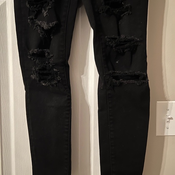 Womens American eagle black distressed jeans size 4 short - Picture 3 of 6